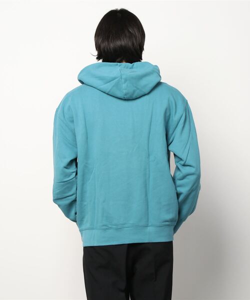 Levi's（リーバイス）の「WEAR IN WEAR OUT スウェットフーディー COLONIAL BLUE（パーカー・メンズ・ブルー・L/XL/S/M）」の2枚目の写真