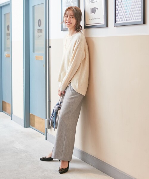 ANY SIS(エニィスィス)の「【洗える】モチモチラウンドヘム ニット(ニット/セーター・レディース・ライトグレー系/黄土色系/アイボリー系/ピンク系・2)」の17枚目の写真