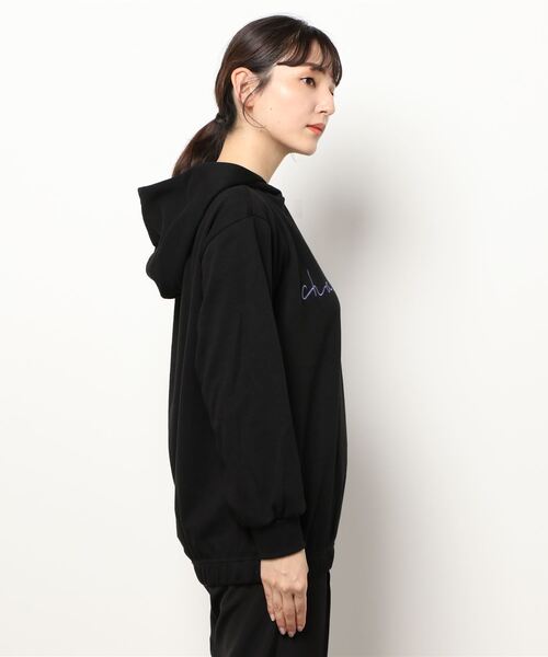 reca（レカ）の「筆記体刺繍パーカー（パーカー・レディース・ブラック/アイボリー/モカ・FREE）」の4枚目の写真