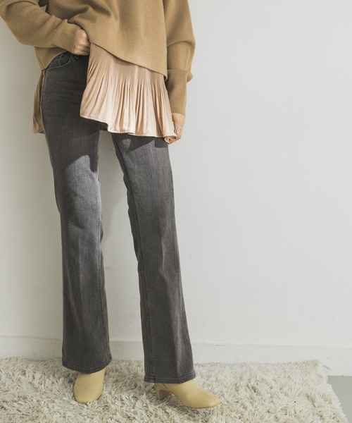 SOMETHING（サムシング）の「SOMETHING　LISA FLARE（デニムパンツ・レディース・ライトブルー/ブラック/ブラウン/ブルー系その他・27/28）」の2枚目の写真