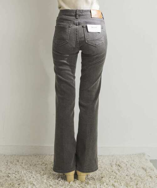 SOMETHING（サムシング）の「SOMETHING　LISA FLARE（デニムパンツ・レディース・ライトブルー/ブラック/ブラウン/ブルー系その他・27/28）」の13枚目の写真