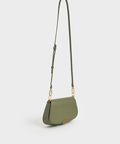 CHARLES & KEITH(チャールズ & キース)の「メタリックアクセント スモールショルダーバッグ / Metallic Accent Small Shoulder Bag(ショルダーバッグ・レディース・ブラック/オリーブ/ブルー系その他4・S)」の13枚目の写真