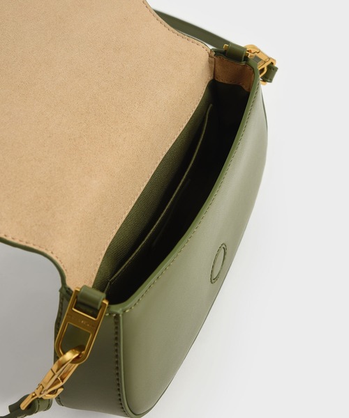 CHARLES & KEITH(チャールズ & キース)の「メタリックアクセント スモールショルダーバッグ / Metallic Accent Small Shoulder Bag(ショルダーバッグ・レディース・ブラック/オリーブ/ブルー系その他4・S)」の16枚目の写真