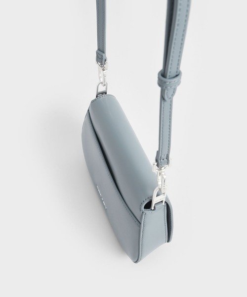 CHARLES & KEITH(チャールズ & キース)の「メタリックアクセント スモールショルダーバッグ / Metallic Accent Small Shoulder Bag(ショルダーバッグ・レディース・ブラック/オリーブ/ブルー系その他4・S)」の20枚目の写真