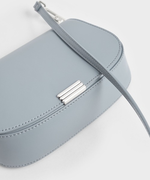 CHARLES & KEITH(チャールズ & キース)の「メタリックアクセント スモールショルダーバッグ / Metallic Accent Small Shoulder Bag(ショルダーバッグ・レディース・ブラック/オリーブ/ブルー系その他4・S)」の22枚目の写真