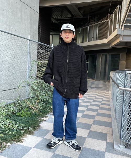 WHO'S WHO gallery（フーズフーギャラリー）の「【KOOKY'N/クーキー】スタンドカラーニットカーディガン（カーディガン/ボレロ・メンズ・チャコールグレー/ブラック/ブラウン・FREE）」の5枚目の写真