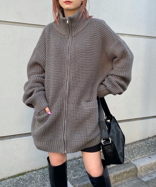 WHO'S WHO gallery（フーズフーギャラリー）の「【KOOKY'N/クーキー】スタンドカラーニットカーディガン（カーディガン/ボレロ・メンズ・チャコールグレー/ブラック/ブラウン・FREE）」の6枚目の写真