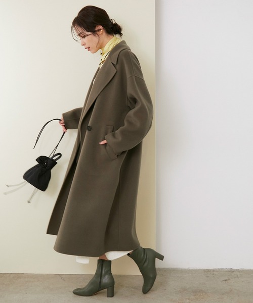 ROPE'（ロペ）の「【シリーズ】リッチリバースタンドカラーフォルムコート（チェスターコート・レディース・ブラウン/オフホワイト・38）」の4枚目の写真