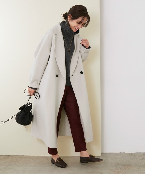 ROPE'（ロペ）の「【シリーズ】リッチリバースタンドカラーフォルムコート（チェスターコート・レディース・ブラウン/オフホワイト・38）」の6枚目の写真