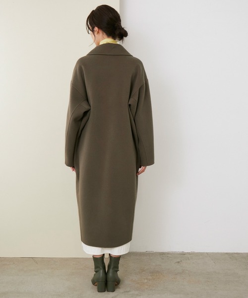 ROPE'（ロペ）の「【シリーズ】リッチリバースタンドカラーフォルムコート（チェスターコート・レディース・ブラウン/オフホワイト・38）」の8枚目の写真