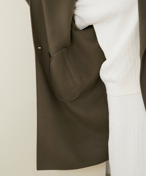 ROPE'（ロペ）の「【シリーズ】リッチリバースタンドカラーフォルムコート（チェスターコート・レディース・ブラウン/オフホワイト・38）」の14枚目の写真