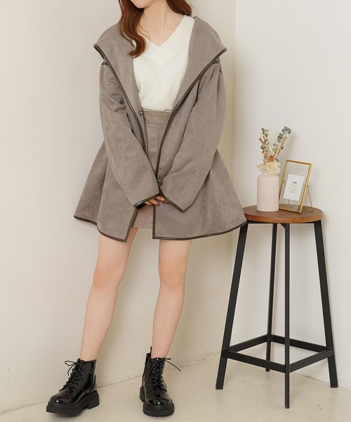 Newlyme(ニューリーミー)の「レザーパイピングAラインコート(チェスターコート・レディース・ライトグレー/ピンク/サックスブルー/チャコールグレー・FREE)」の6枚目の写真