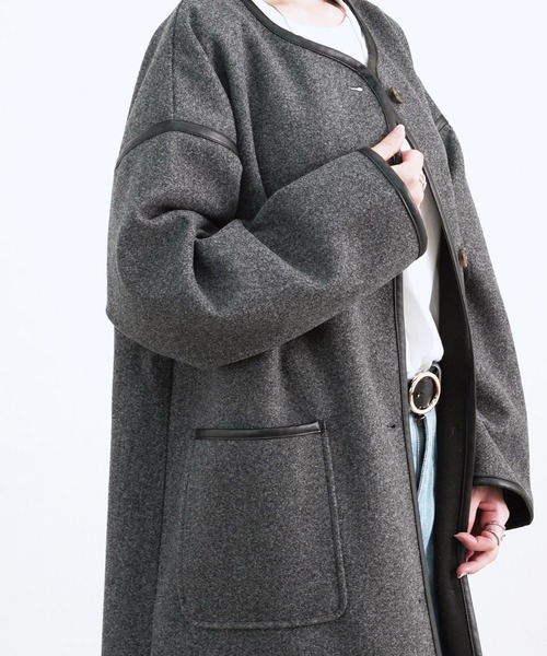 Fizz（フィズ）の「【Fizz/フィズ】　パイピング×フェイクウールロングコート（ノーカラーコート・レディース・ブラック/ベージュ/アイボリー/モカ/キナリ・M）」の22枚目の写真