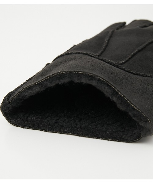 AZUL by moussy（アズールバイマウジー）の「FAUX MOUTON GLOVES/フェイクムートングローブ（手袋・メンズ・ブラック/ベージュ/グレー・FREE）」の7枚目の写真