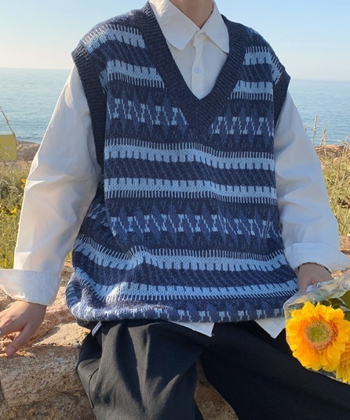 MGV（エムジーヴィー）の「Vネックデザイン柄ニットベスト（ベスト・メンズ・グレー/ブルー・X-LARGE/MEDIUM/LARGE）」の12枚目の写真