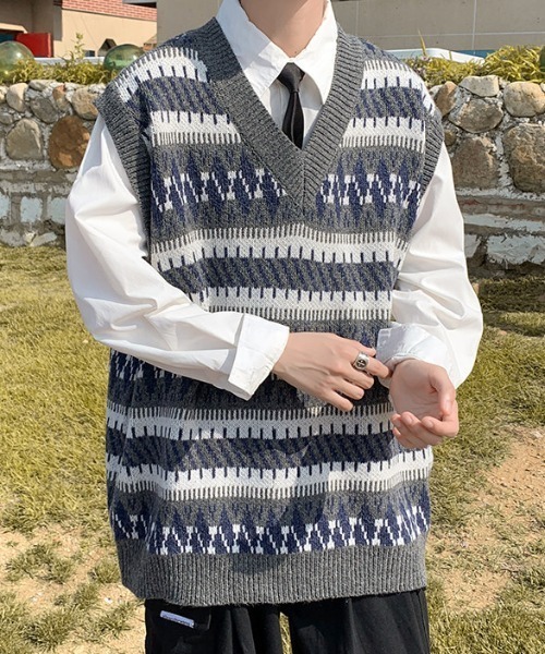 MGV（エムジーヴィー）の「Vネックデザイン柄ニットベスト（ベスト・メンズ・グレー/ブルー・X-LARGE/MEDIUM/LARGE）」の11枚目の写真