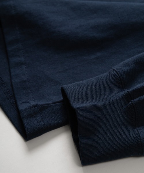 SlashDate(スラッシュデイト)の「袖ラインワンポイント刺繍ラガーシャツ/カレッジロゴ/オーバーサイズ(ポロシャツ・メンズ・ネイビー/グリーン/チャコールグレー・M/L)」の9枚目の写真
