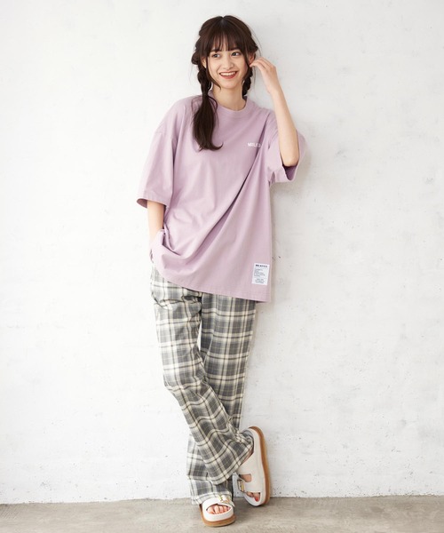 MILKFED.（ミルクフェド）の「BASIC STENCIL WIDE S/S TEE/ブランドロゴ　プリントTシャツ/半袖（Tシャツ/カットソー・レディース・ホワイト/チャコール/ライトピンク/ライトパープル/オフホワイト/ネイビー/ブラック/ライトブルー・S/M/L/XL）」の11枚目の写真