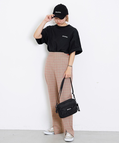 MILKFED.（ミルクフェド）の「BASIC STENCIL WIDE S/S TEE/ブランドロゴ　プリントTシャツ/半袖（Tシャツ/カットソー・レディース・ホワイト/チャコール/ライトピンク/ライトパープル/オフホワイト/ネイビー/ブラック/ライトブルー・S/M/L/XL）」の15枚目の写真