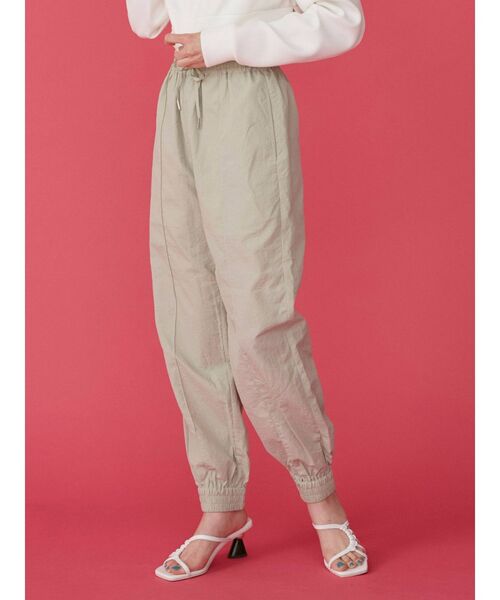 MURUA(ムルーア)の「ワッシャーナイロンパンツ(カーゴパンツ・レディース・ダークグレー/オレンジ/グリーン/ベージュ・FREE)」の1枚目の写真