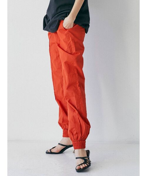 MURUA(ムルーア)の「ワッシャーナイロンパンツ(カーゴパンツ・レディース・ダークグレー/オレンジ/グリーン/ベージュ・FREE)」の4枚目の写真