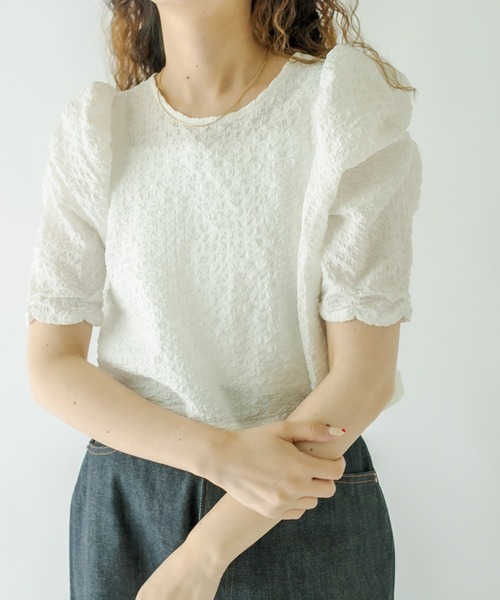 エンボスチェックブラウス