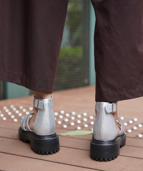 AVIREX（アヴィレックス）の「GLADIATOR SANDAL/ グラディエーターサンダル（サンダル・レディース・ブラック/シルバー・23/24/22.5）」の7枚目の写真