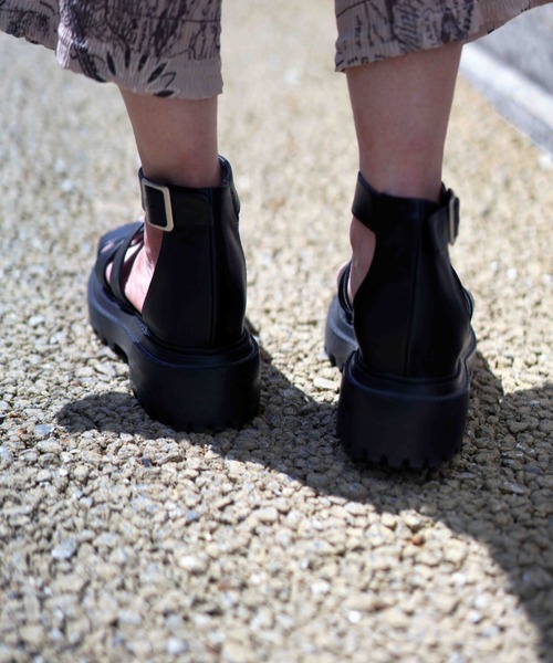 AVIREX（アヴィレックス）の「GLADIATOR SANDAL/ グラディエーターサンダル（サンダル・レディース・ブラック/シルバー・23/24/22.5）」の11枚目の写真
