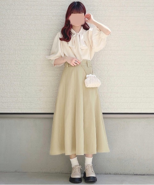 apres jour by yuririn(アプレジュールバイユリリン)の「【yuririn*×apres jour】タックスカート【ZOZOTOWN限定アイテム】(スカート・レディース・ブラック/ベージュ・SMALL/MEDIUM/X-LARGE)」の1枚目の写真