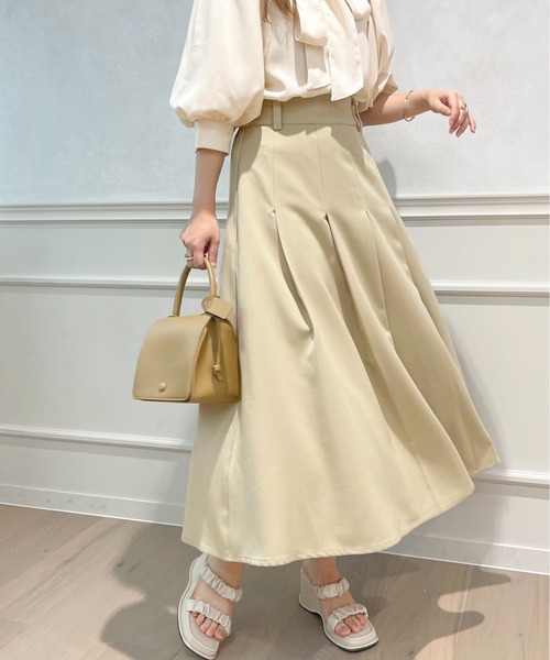 apres jour by yuririn(アプレジュールバイユリリン)の「【yuririn*×apres jour】タックスカート【ZOZOTOWN限定アイテム】(スカート・レディース・ブラック/ベージュ・SMALL/MEDIUM/X-LARGE)」の5枚目の写真