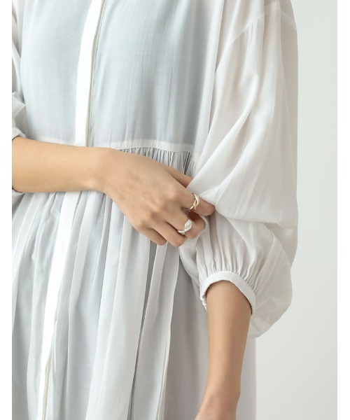 Re:EDIT(リエディ)の「ボリュームスリーブチュニックブラウス(シャツ/ブラウス・レディース・ブラック/アイボリー/グレー/ライム/ブルー/イエロー・MEDIUM/LARGE)」の10枚目の写真