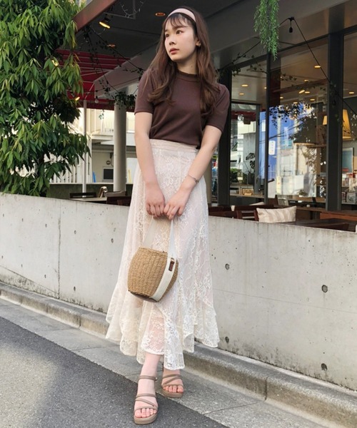 one after another NICE CLAUP(ワンアフターアナザーナイスクラップ)の「胸あきイニシャルテレコトップス(Tシャツ/カットソー・レディース・オフホワイト/ブラック/ブラック系その他/ブラウン・FREE)」の13枚目の写真