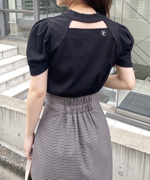 one after another NICE CLAUP(ワンアフターアナザーナイスクラップ)の「胸あきイニシャルテレコトップス(Tシャツ/カットソー・レディース・オフホワイト/ブラック/ブラック系その他/ブラウン・FREE)」の14枚目の写真