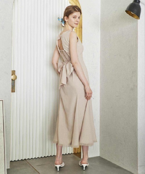 AND COUTURE（アンドクチュール）の「麻調バックシャンノースリ