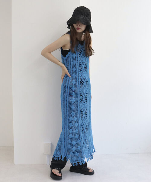 fredy emue(フレディエミュ)の「レース編みロングジレワンピース(ワンピース・レディース・ライトブルー/アイボリー/チャコールグレー・38)」の1枚目の写真