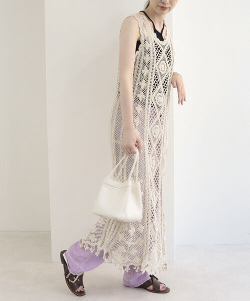 fredy emue(フレディエミュ)の「レース編みロングジレワンピース(ワンピース・レディース・ライトブルー/アイボリー/チャコールグレー・38)」の5枚目の写真
