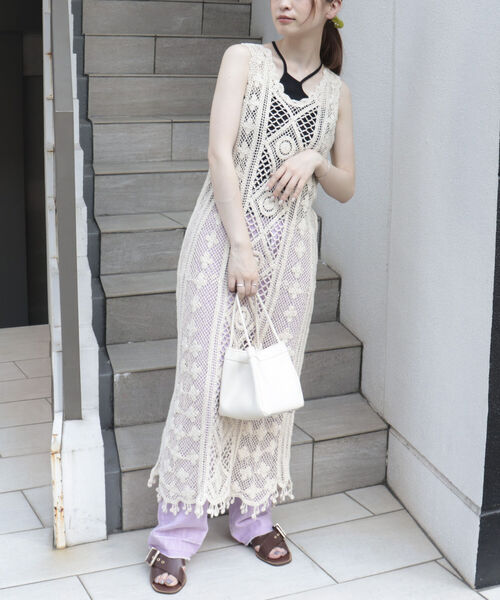 fredy emue(フレディエミュ)の「レース編みロングジレワンピース(ワンピース・レディース・ライトブルー/アイボリー/チャコールグレー・38)」の9枚目の写真