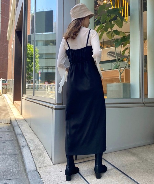 one after another NICE CLAUP（ワンアフターアナザーナイスクラップ）の「レイヤードスタイルにもおすすめ 袖フレアシアーインナー（Tシャツ/カットソー・レディース・ブラック/モカ/アイボリー/ベージュ・FREE）」の8枚目の写真