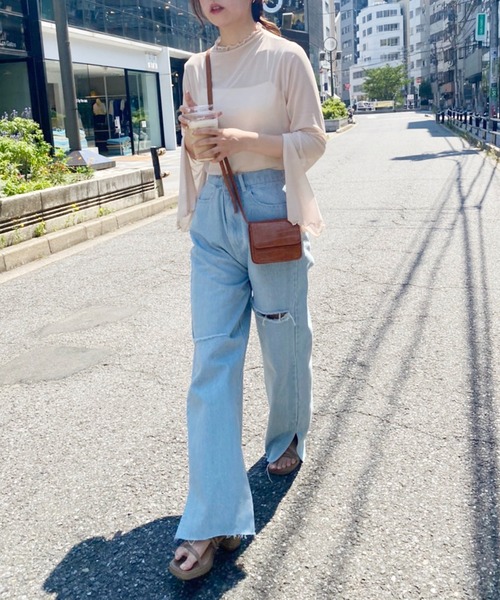 one after another NICE CLAUP（ワンアフターアナザーナイスクラップ）の「レイヤードスタイルにもおすすめ 袖フレアシアーインナー（Tシャツ/カットソー・レディース・ブラック/モカ/アイボリー/ベージュ・FREE）」の15枚目の写真