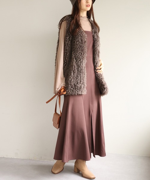 one after another NICE CLAUP（ワンアフターアナザーナイスクラップ）の「レイヤードスタイルにもおすすめ 袖フレアシアーインナー（Tシャツ/カットソー・レディース・ブラック/モカ/アイボリー/ベージュ・FREE）」の16枚目の写真