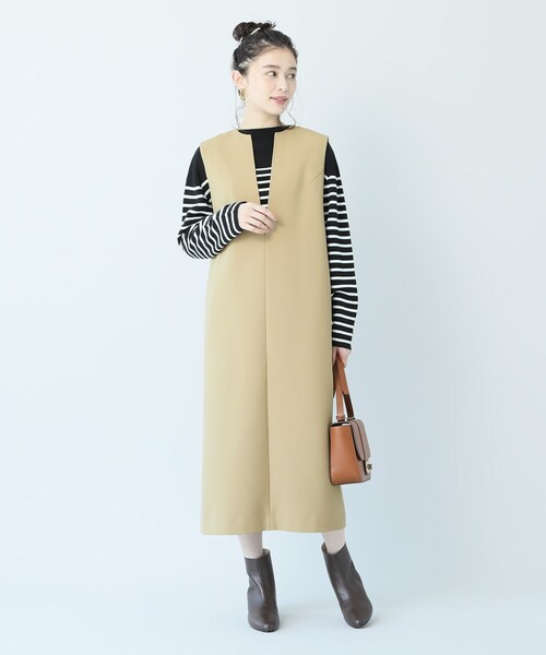 UNTITLED（アンタイトル）の「◆【旬アイテム】スラッシュネック ジャンパースカート＜洗える＞（ワンピース・レディース・ブラック/ネイビー/サンドベージュ・44/46/48/50/42/00/01/02/03/04）」の11枚目の写真