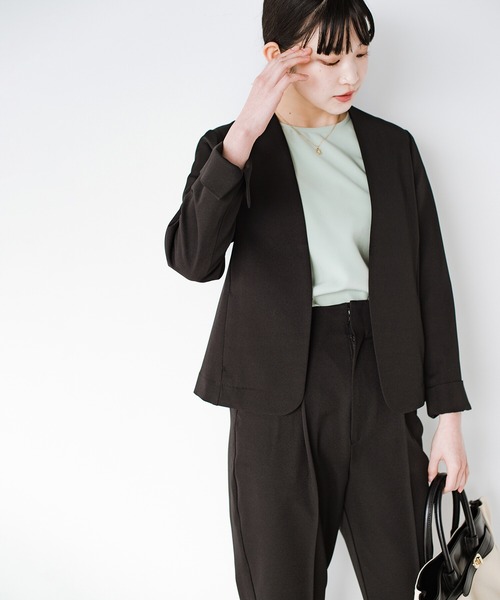 haco!(ハコ)の「これさえあればきちんとシーンも急な雨も怖くない!撥水加工のフォーマル裏地付きジャケット・パンツ2点セット by que made me(スーツセット・レディース・グレー/ネイビー/ブラック・LARGE/X-LARGE/SMALL/MEDIUM)」の13枚目の写真