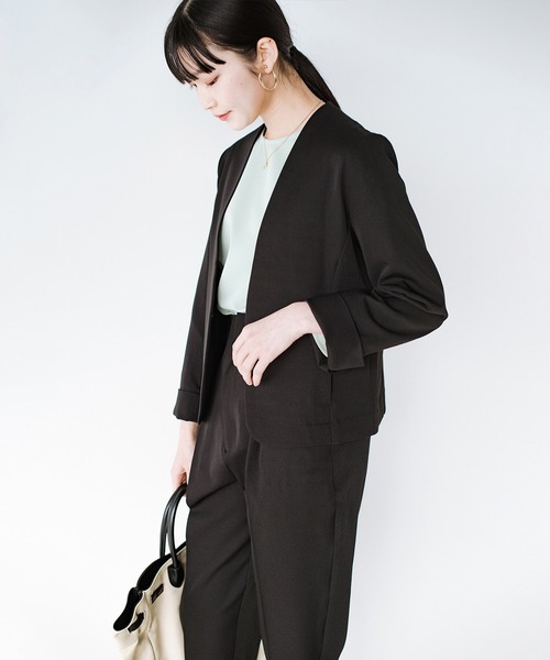 haco!(ハコ)の「これさえあればきちんとシーンも急な雨も怖くない!撥水加工のフォーマル裏地付きジャケット・パンツ2点セット by que made me(スーツセット・レディース・グレー/ネイビー/ブラック・LARGE/X-LARGE/SMALL/MEDIUM)」の15枚目の写真