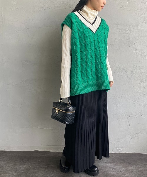 THE SHINZONE（ザ　シンゾーン）の「[THE SHINZONE/ザ シンゾーン] チルデン Vネックニットベスト（ベスト・レディース・ホワイト/グリーン・F）」の18枚目の写真