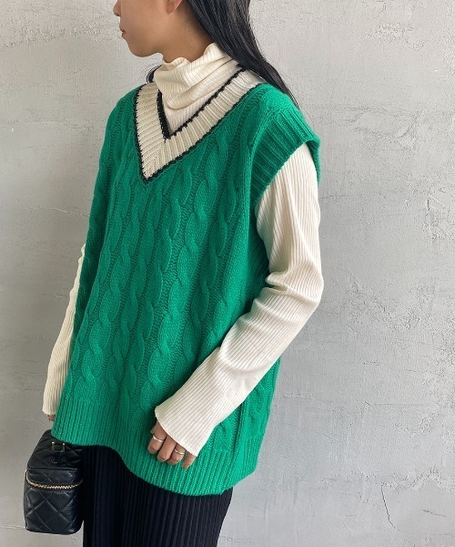 THE SHINZONE（ザ　シンゾーン）の「[THE SHINZONE/ザ シンゾーン] チルデン Vネックニットベスト（ベスト・レディース・ホワイト/グリーン・F）」の4枚目の写真
