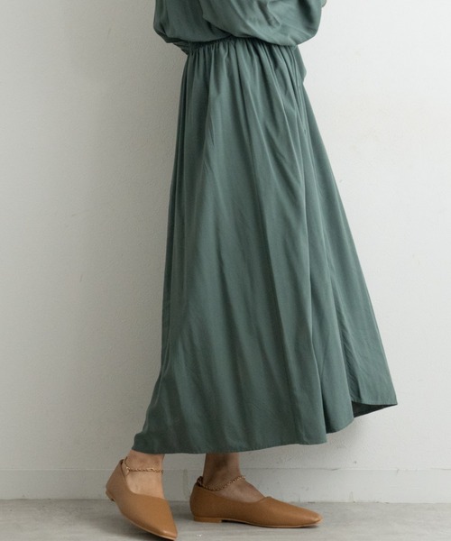 Fabby fabby(ファビィーファビィー)の「アンクル金具付きスクエアフラットシューズ(ドレスシューズ・レディース・ブラウン/ブラック/ベージュ/オフホワイト・LARGE/MEDIUM/SMALL)」の20枚目の写真