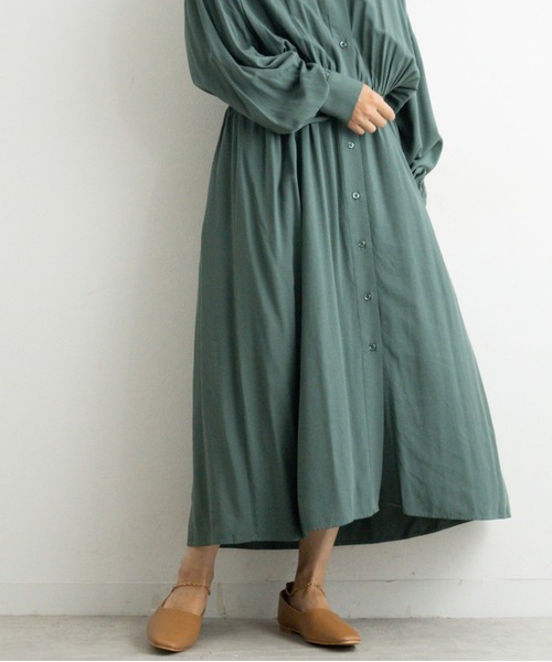 Fabby fabby(ファビィーファビィー)の「アンクル金具付きスクエアフラットシューズ(ドレスシューズ・レディース・ブラウン/ブラック/ベージュ/オフホワイト・LARGE/MEDIUM/SMALL)」の21枚目の写真