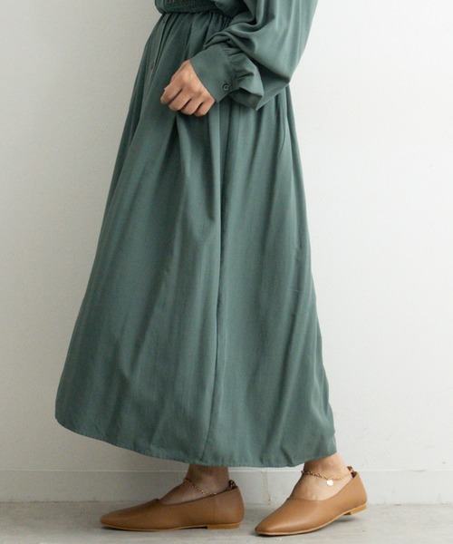 Fabby fabby(ファビィーファビィー)の「アンクル金具付きスクエアフラットシューズ(ドレスシューズ・レディース・ブラウン/ブラック/ベージュ/オフホワイト・LARGE/MEDIUM/SMALL)」の22枚目の写真