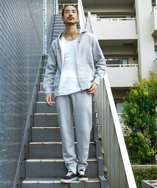Champion（チャンピオン）の「【CHAMPION/チャンピオン】裏起毛スウェットパンツ テーパードシルエット 裾口リブ仕様　 サスティナブル素材（スウェットパンツ・メンズ・ブラック/ネイビー/杢グレー/ダークグリーン・X-LARGE/LARGE/MEDIUM）」の12枚目の写真