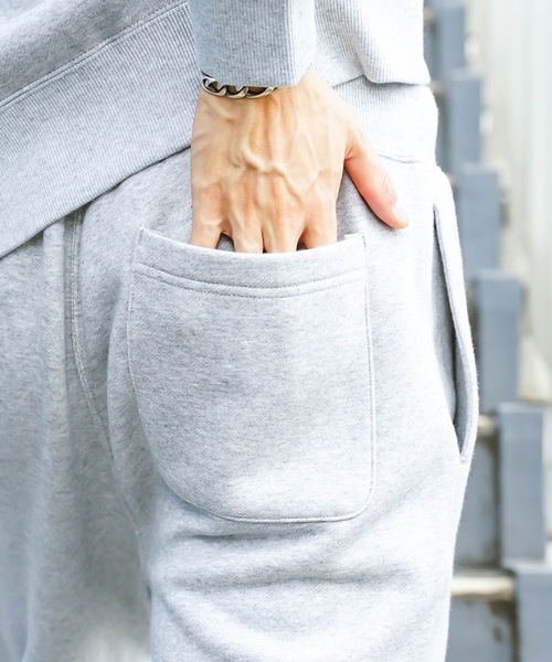 Champion（チャンピオン）の「【CHAMPION/チャンピオン】裏起毛スウェットパンツ テーパードシルエット 裾口リブ仕様　 サスティナブル素材（スウェットパンツ・メンズ・ブラック/ネイビー/杢グレー/ダークグリーン・X-LARGE/LARGE/MEDIUM）」の18枚目の写真